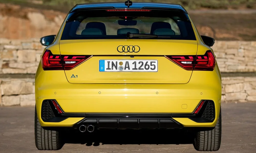 Audi A1 Sportback — вид сзади, фото 2