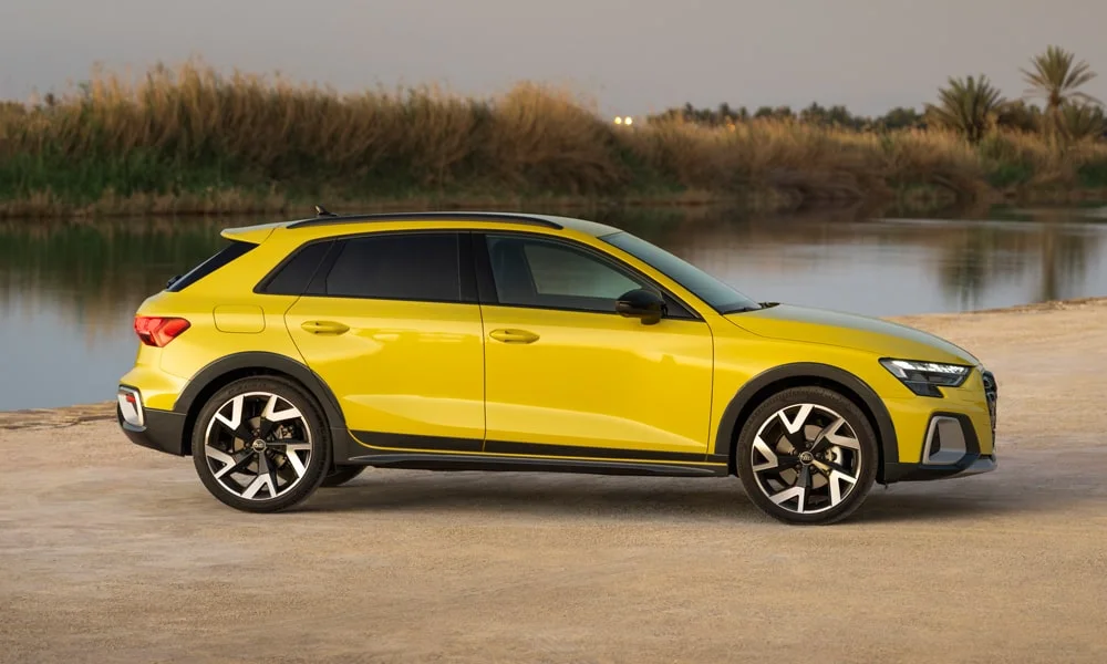 Audi A3 Allstreet (2024) — вид сбоку