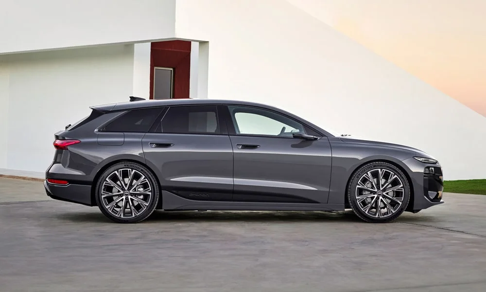 Audi A6 Avant e-tron (2024) — вид сбоку
