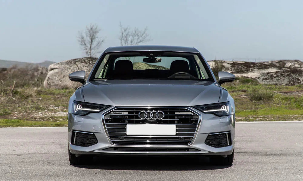 Audi A6 — вид спереди, фото 3
