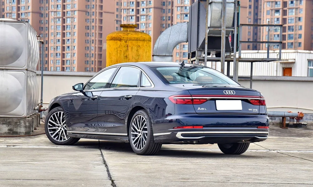 Audi A8 L (2024) — вид сзади, фото 3