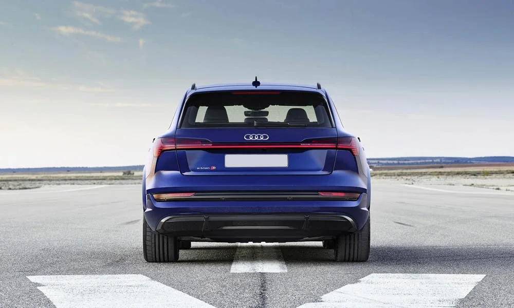 Audi e-tron S — вид сзади, фото 2