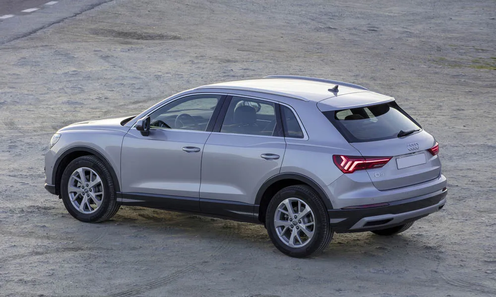 Audi Q3 — вид сзади, фото 2