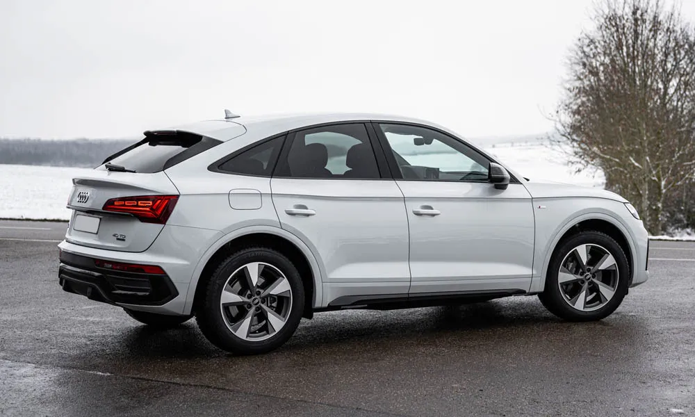 Audi Q5 Sportback — вид сзади, фото 3