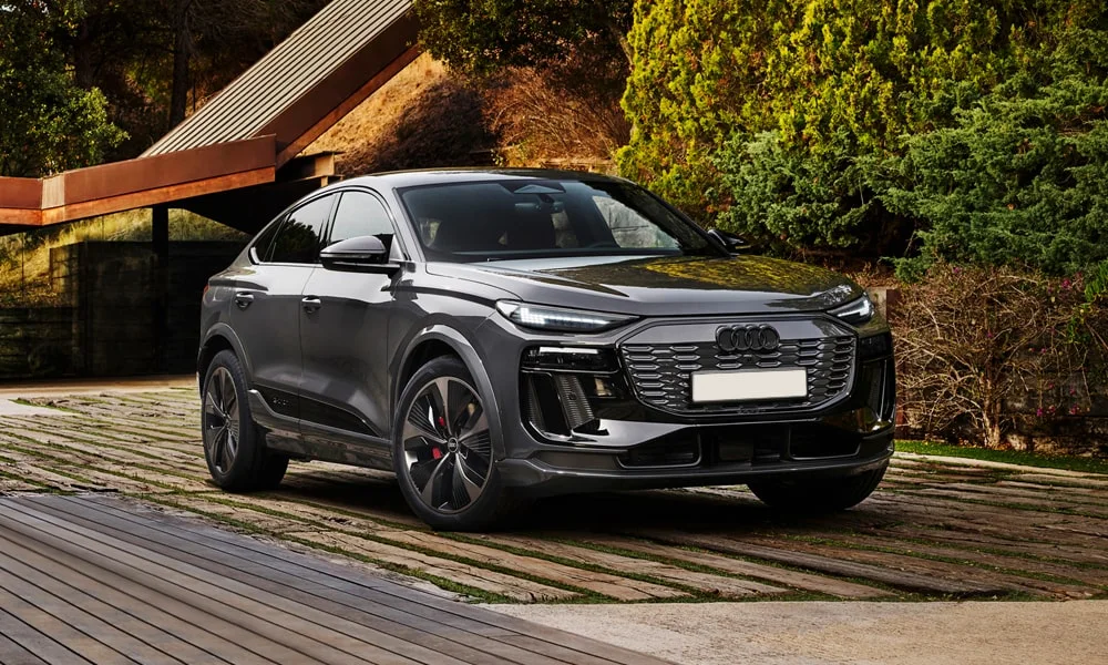 Audi Q6 Sportback e-tron (2024) — вид спереди
