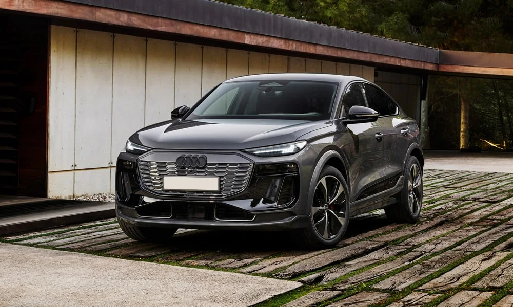 Audi Q6 Sportback e-tron (2024) — вид спереди, фото 2