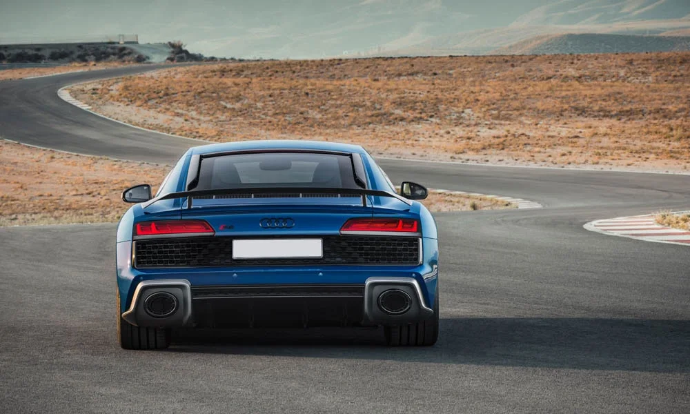 Audi R8 (2024) — вид сзади, фото 2