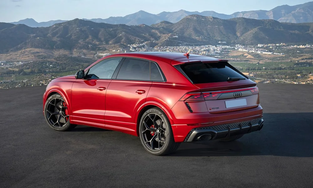 Audi RS Q8 (2024) — вид сзади, фото 3