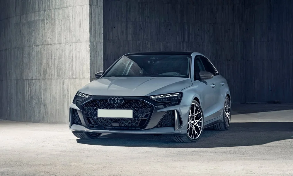 Audi RS3 (2022) — вид спереди, фото 3
