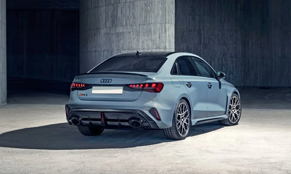 Audi RS3 (2022) — вид сзади, фото 2