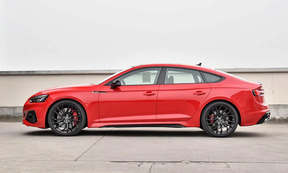 Audi RS5 Sportback — вид сбоку
