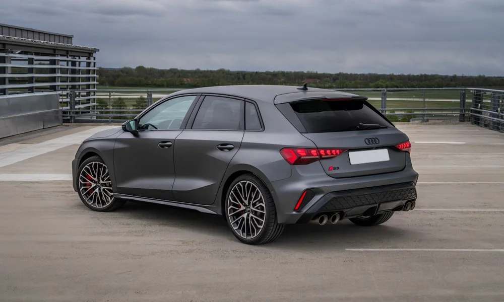 Audi S3 Sportback (2024) — вид сзади, фото 3