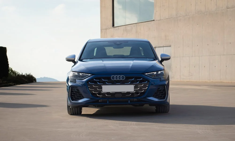 Audi S3 (2024) — вид спереди, фото 3