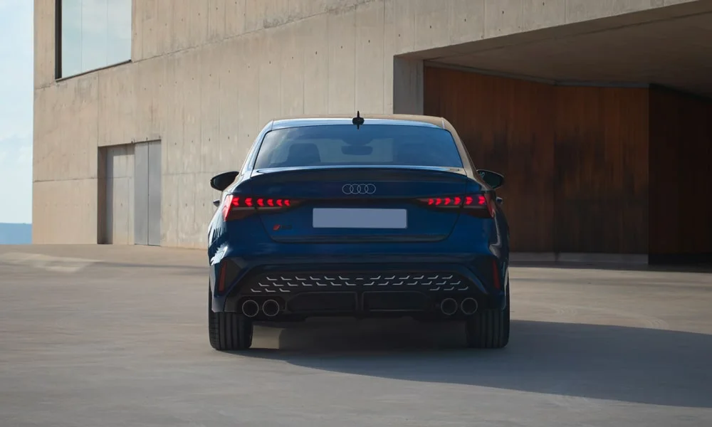 Audi S3 (2024) — вид сзади, фото 3