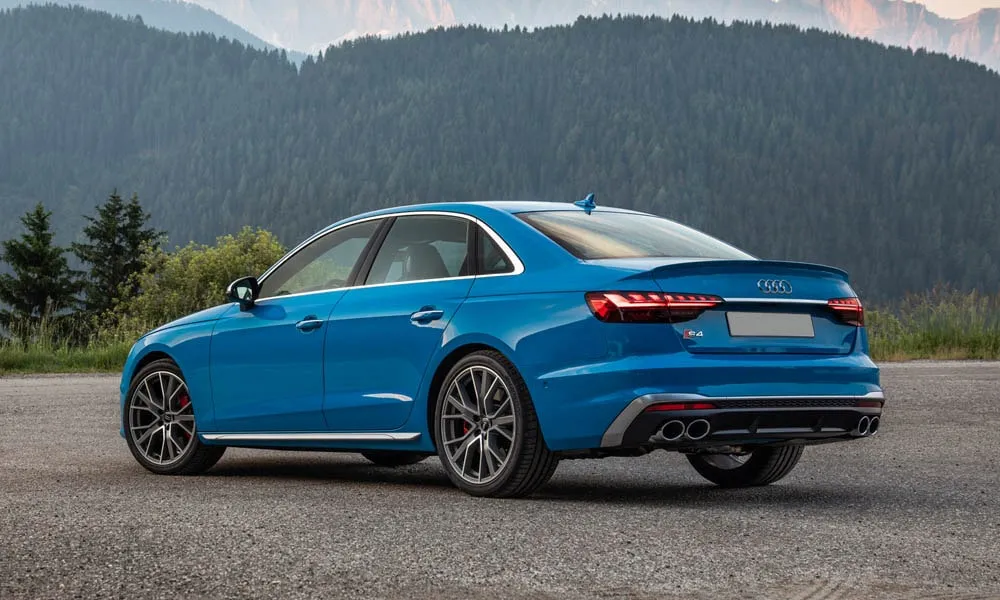 Audi S4 — вид сзади, фото 2