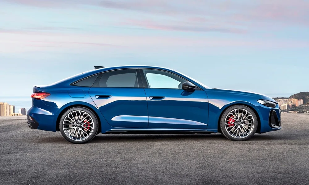 Audi S5 Sportback (2024) — вид сбоку