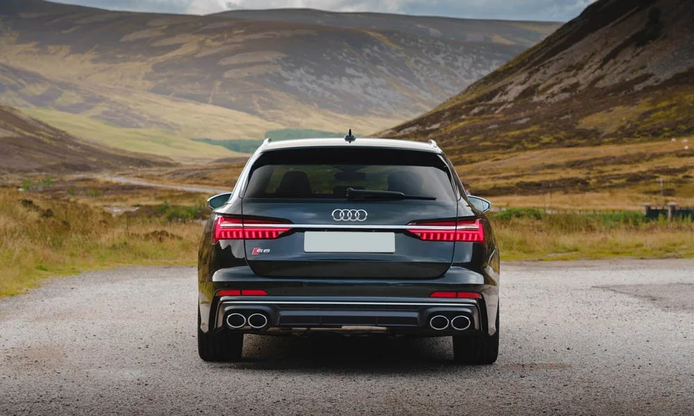 Audi S6 Avant (2024) — вид сзади