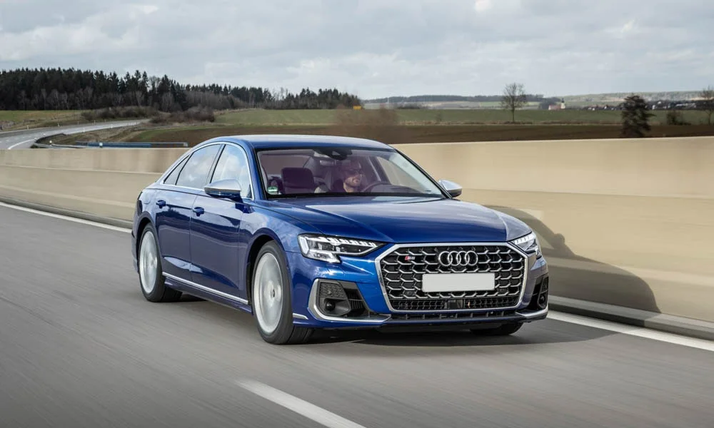 Audi S8 (2024) — вид спереди, фото 4