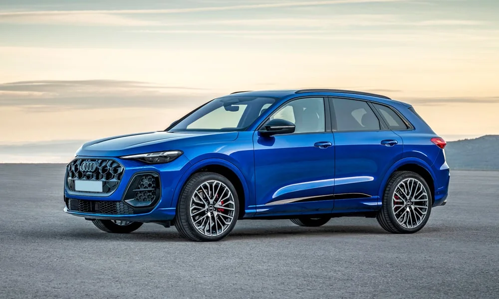 Audi SQ5 (2024) — вид спереди, фото 3
