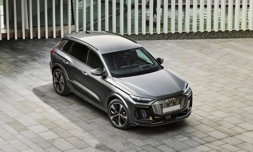 Audi SQ6 e-tron (2024) — вид спереди, фото 3