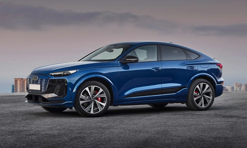 Audi SQ6 Sportback e-tron (2024) — вид спереди, фото 3