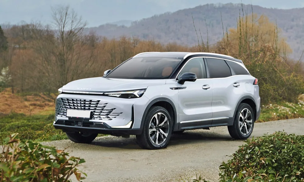 BAIC X75 (2024) — вид спереди, фото 3