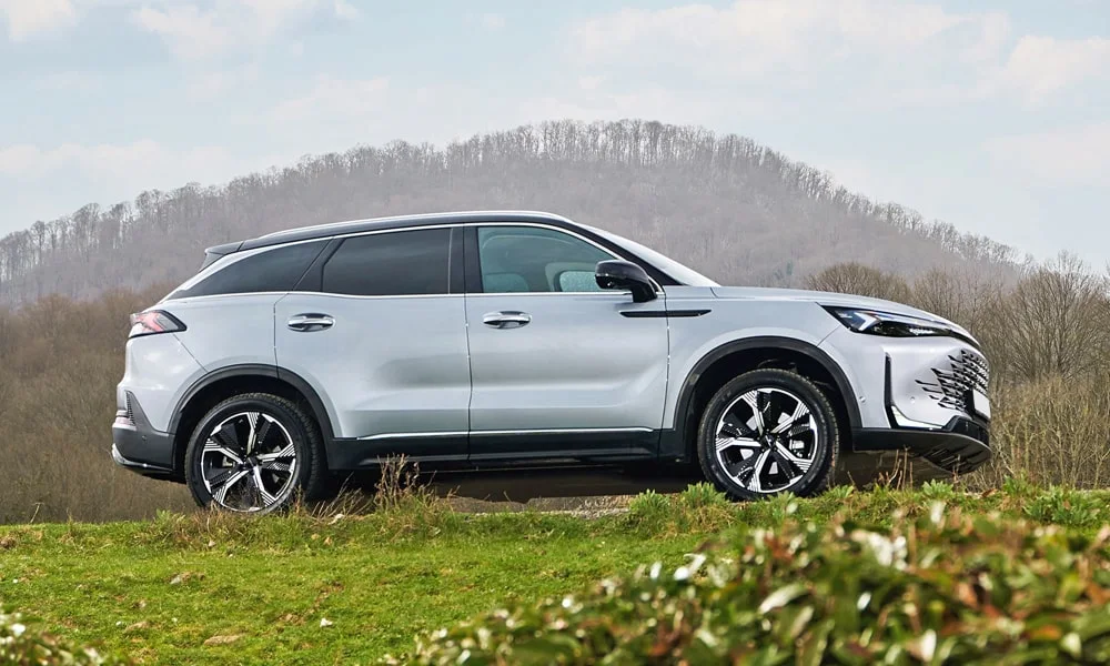BAIC X75 (2024) — вид сбоку