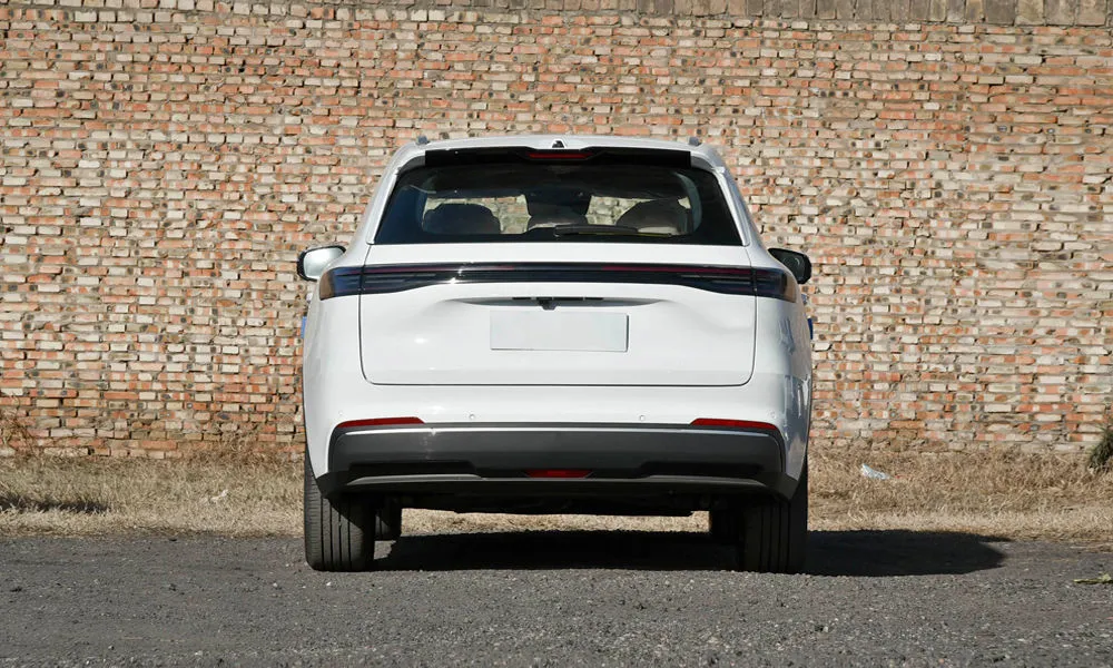 Belgee X80 PHEV — вид сзади, фото 2