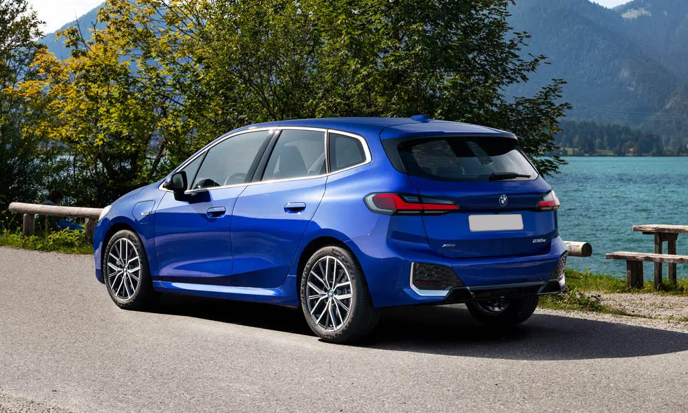 BMW 2 серии Active Tourer — вид сзади, фото 2