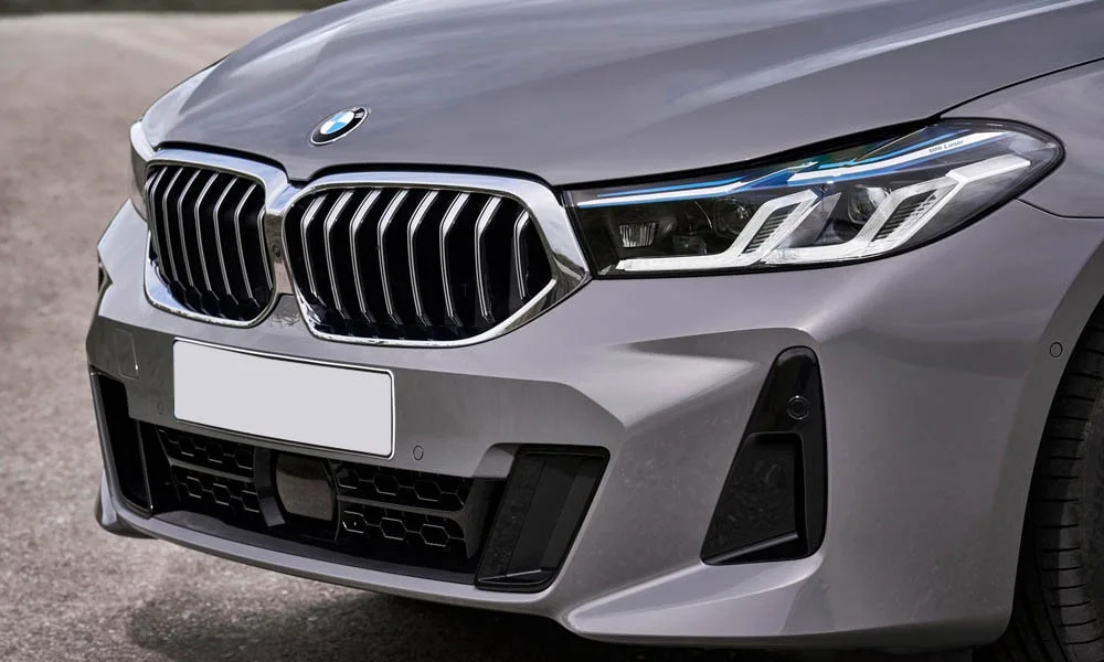 Фото BMW 6 серии GT — решётка радиатора, фото 2. Рисунок решётки: сетка, ламели или глухая панель у электроверсий BMW 6 серии GT — решётка радиатора, фото 2