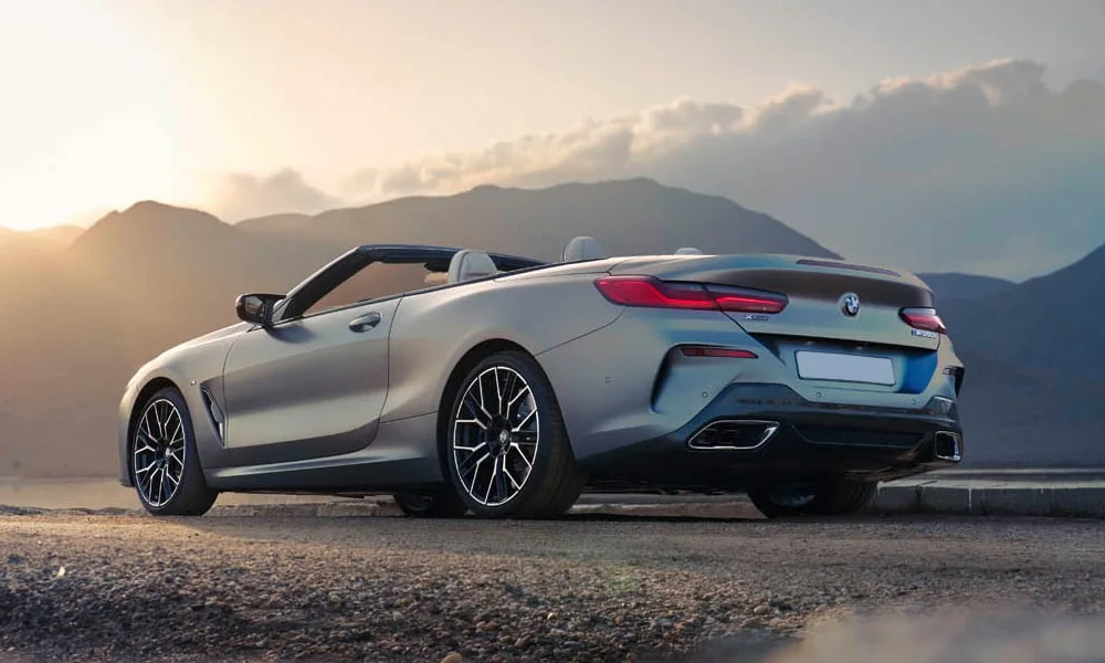 BMW 8 серии (2022) — вид сзади, фото 9