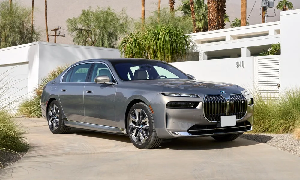 BMW i7
