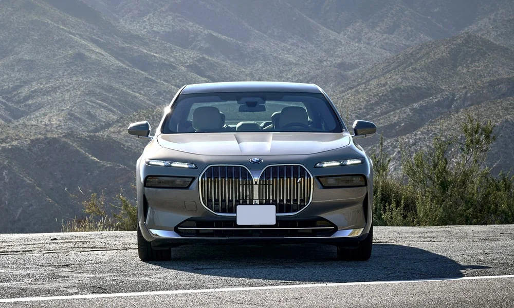 BMW i7