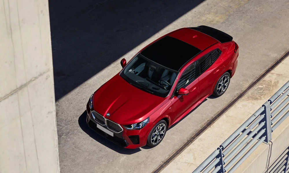 BMW iX2 — крыша