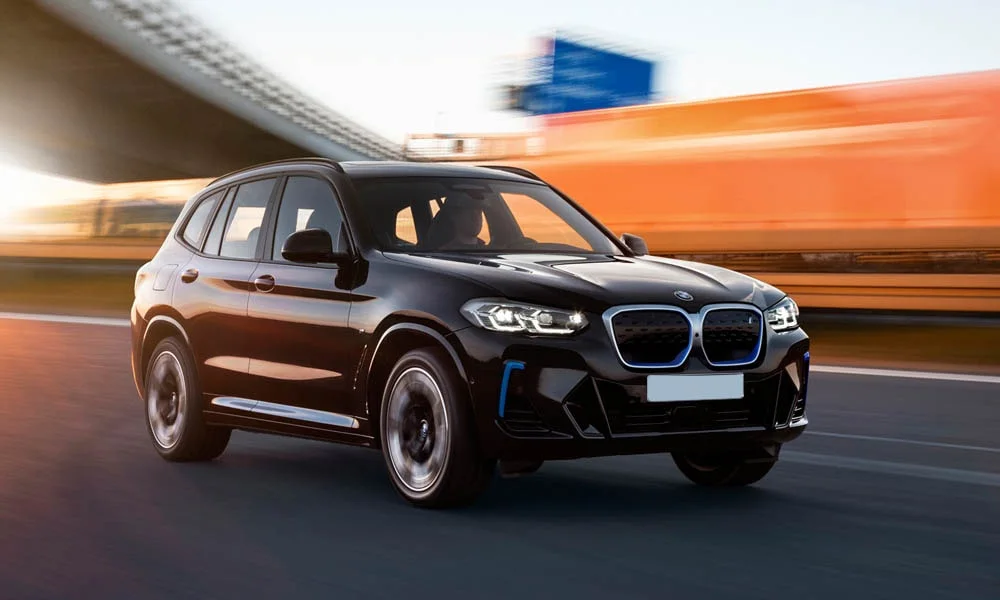 BMW iX3 — вид спереди, фото 3