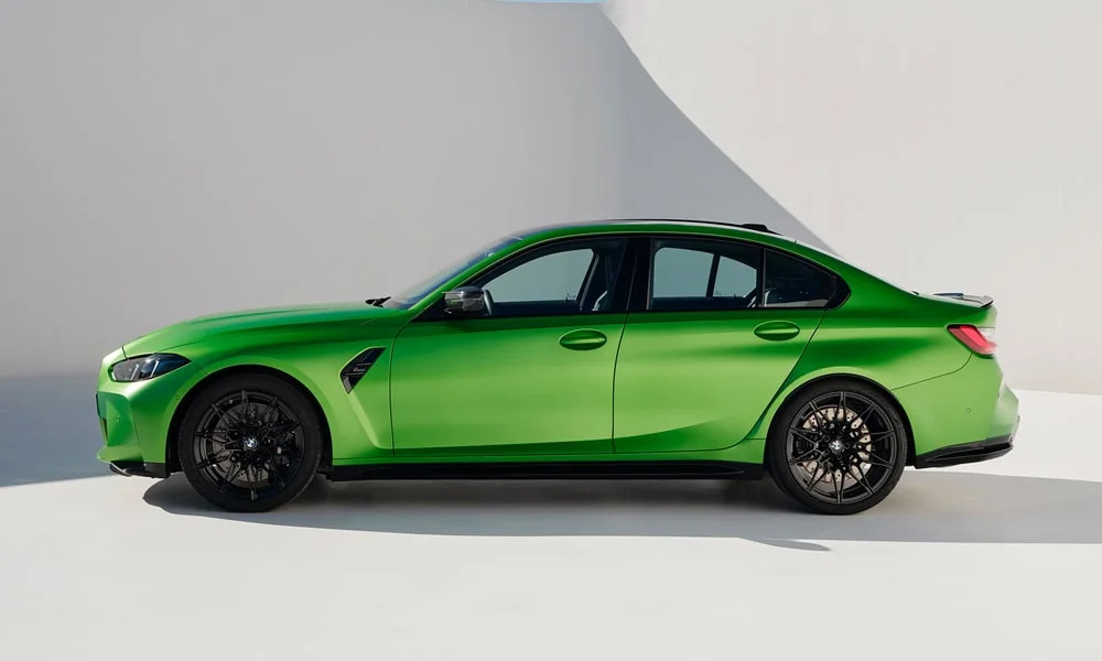 BMW M3 — вид сбоку