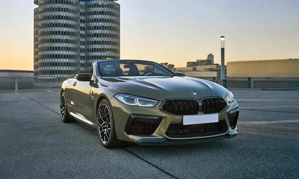BMW M8 (2022) — вид спереди, фото 9