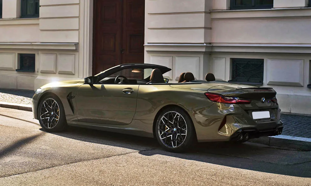BMW M8 (2022) — вид сзади, фото 12