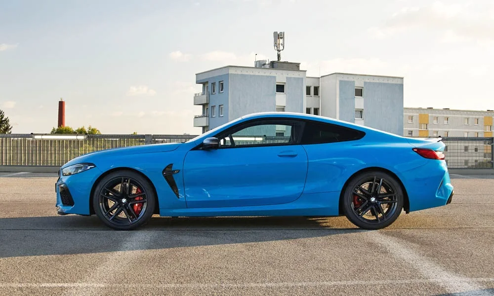 BMW M8 (2022) — вид сбоку, фото 2