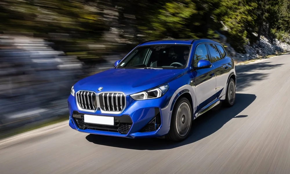 BMW X1 (2024) — вид спереди, фото 3