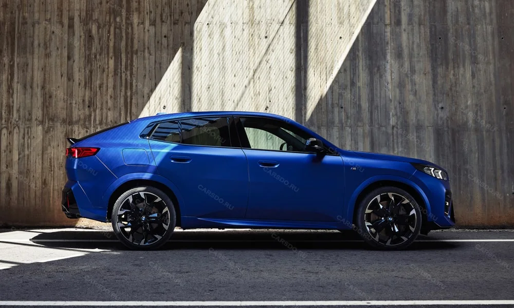 BMW X2 (2024) — вид сбоку, фото 2