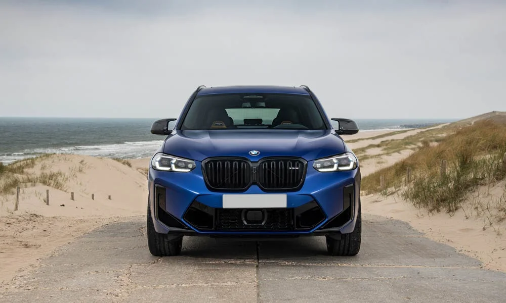 BMW X3 M (2024) — вид спереди, фото 3