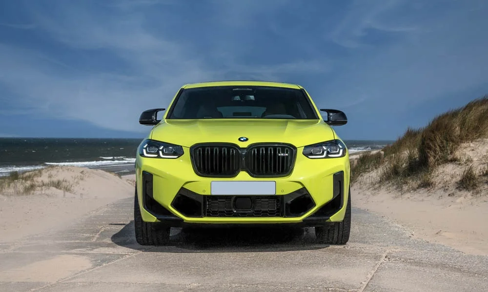BMW X4 M (2024) — вид спереди, фото 2
