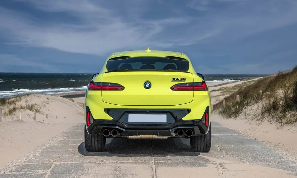 BMW X4 M (2024) — вид сзади, фото 2