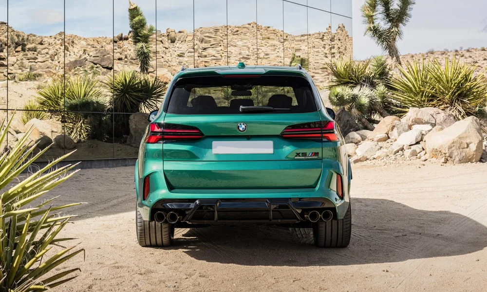 BMW X5 M (2024) — вид сзади, фото 2
