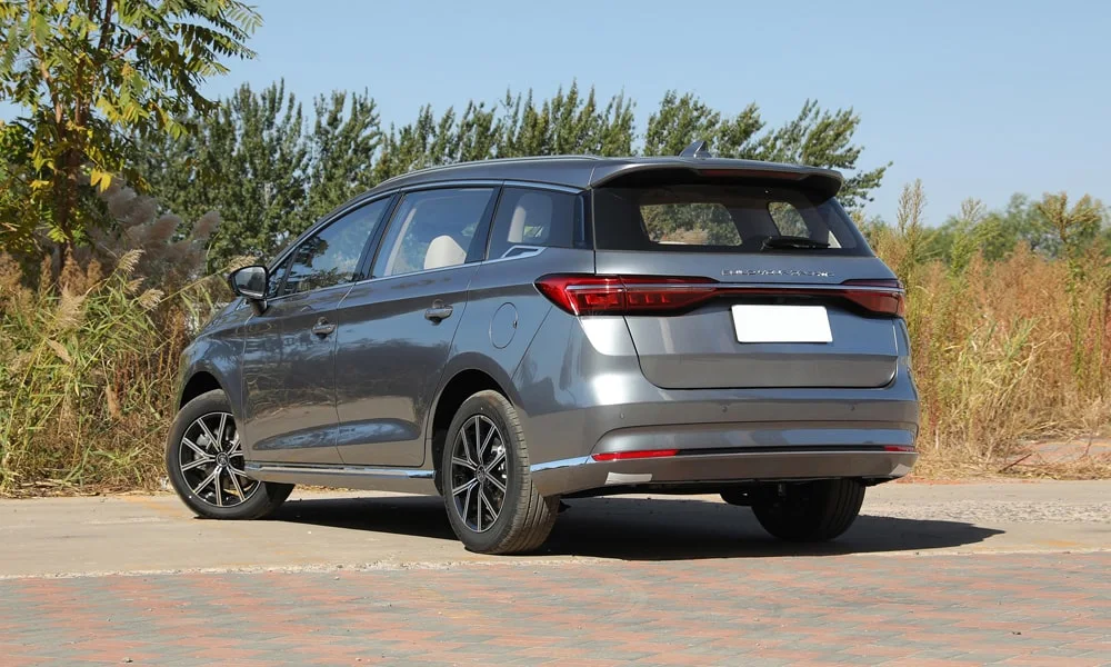 BYD Song Max (2024) — вид сзади, фото 3