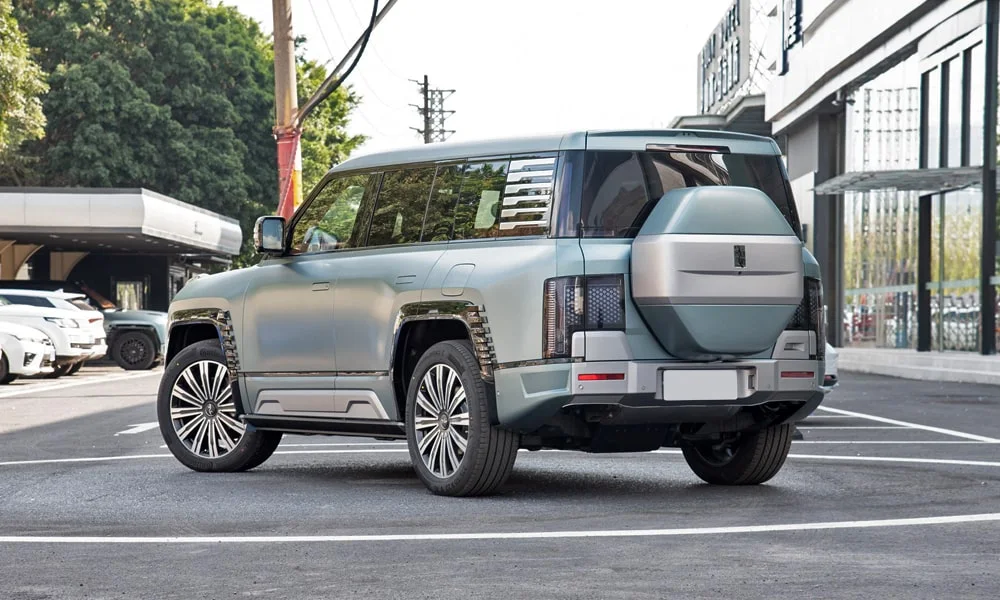 BYD Yangwang U8 (2024) — вид сзади