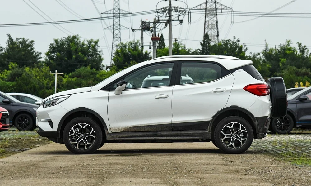 BYD Yuan Pro (2024) — вид сбоку, фото 2