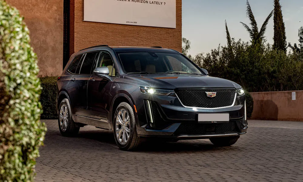 Cadillac XT6 — вид спереди, фото 4