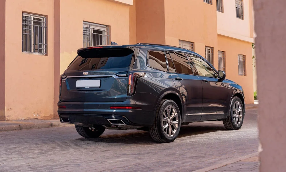 Cadillac XT6 — вид сзади, фото 2